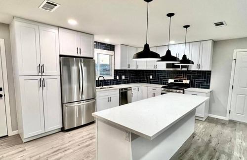 North Hills West Casa | Stunning Modern Home in the Heart of North Hills – 15907 Tuba St, CA 91343