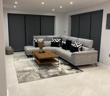Corston Casa | Stunning modern home set in beautiful grounds.