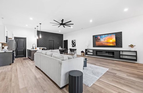 Charlotte Apartamento | Stunning Modern Lower Level Apartment Charlotte