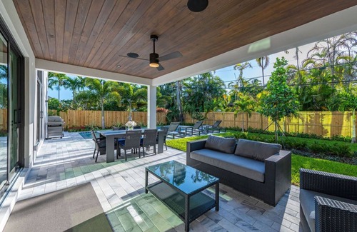 Poinsettia Heights Casa | Impresionante lujo moderno en Fort Lauderdale, piscina climatizada y spa, cerca de la playa