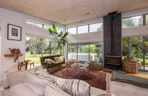 Albert Town Casa | Stunning Mount Iron views in a private and secluded area