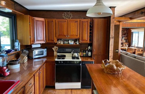 Free Union Casa | Stunning Mountain-Top Views w Hot Tub & 6 Bedrooms