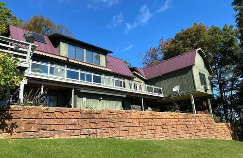 Free Union Casa | Stunning Mountain-Top Views w Hot Tub & 6 Bedrooms