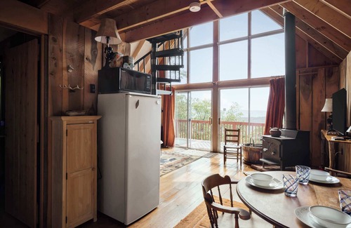 Paw Paw Cabina | Stunning Mountain Views w/Deck & Grill on 5 Acres!