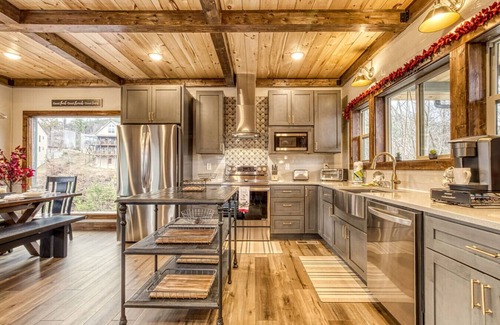 Chalet Village North Cabina | Stunning Mountain Views Brand New Cabin