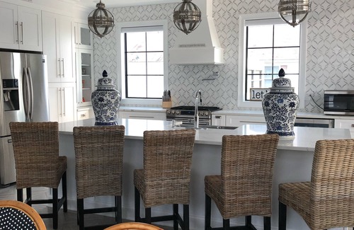 Montego Bay Casa | Impresionante 3 dormitorios 3800 pies cuadrados recién construido 2019 Bayside Steps de la playa