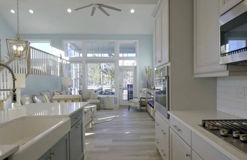 Bayside Casa | Stunning New Beach House in Bayside, 2 Master Suites, Fast WiFi, Turn Key!