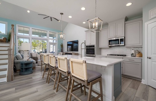 Bayside Casa | Stunning New Beach House in Bayside, 2 Master Suites, Fast WiFi, Turn Key!