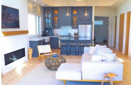 Pierpont Bay Casa | Stunning New Construction Steps From The Beach