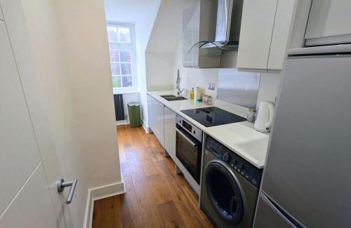 College Park and Old Oak Apartamento | Stunning New Flat, 20 Minutes to Bond Street!