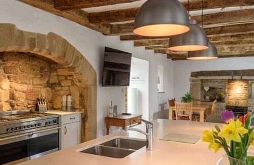 Ovingham Casa | Stunning Northumberland 10 Bed House with Hot Tub