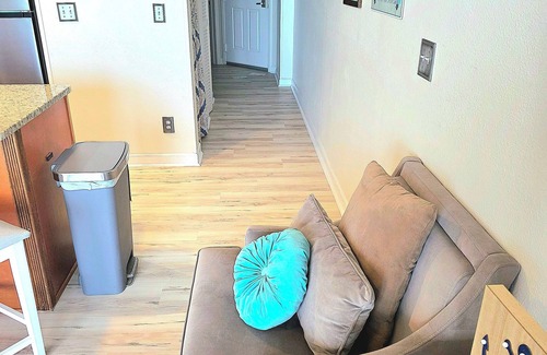 Brush - Stewarts Apartamento | Stunning Ocean Sunrise Escape. One Bedroom with full kitchen and free parking