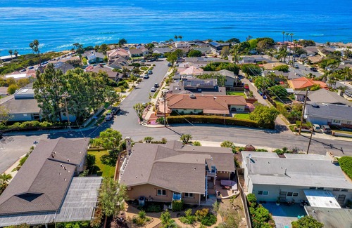 Sunset Cliffs Casa | Stunning ocean view home with WiFi, central AC, hot tub - snowbirds welcome