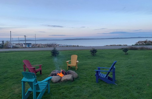 Feltzen South Casa | Stunning Ocean Views - Home on Lunenburg Bay