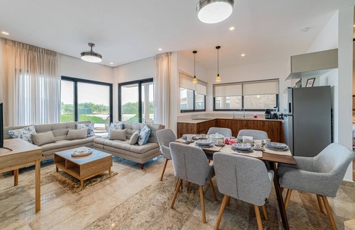 Telchac Puerto Apartamento | Stunning oceanfront retreat perfect for families