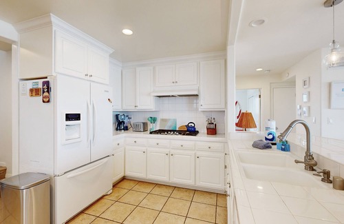 Mussel Shoals Casa | Stunning oceanfront view in every room, steps to beach, 15 mins to Santa Barbara