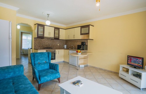 Fethiye City Center Apartamento | stunning one bedroom apartment in fethiye with private beach and 24/7 security