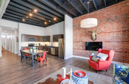 Detroit Casa | Stunning One Of A Kind 6 BDRM Loft Sleeps 15