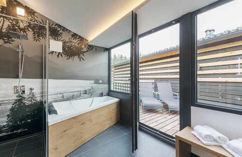 Leutkirch im Allgau Casa | Estupenda casa de vacaciones privada con piscina, WIFI, jacuzzi, TV, terraza y aparcamiento