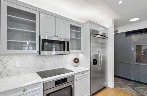 Chinatown Condominio | Stunning Penthouse Condo in Iconic Building - Heart of SF Financial District, AC