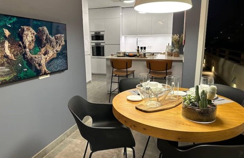 Almeria Centro Apartamento | Stunning Penthouse in the city center, beach 15 min walking distance.