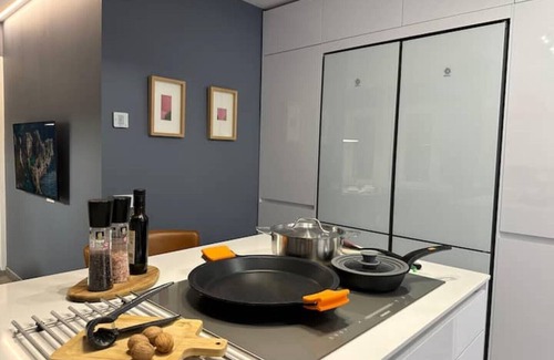 Almeria Centro Apartamento | Stunning Penthouse in the city center, beach 15 min walking distance.