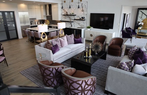 High Point Casa | Stunning Penthouse Located in Historic Market Square 15-A