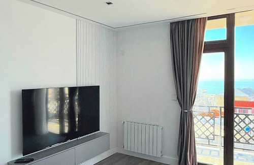Kobuleti Apartamento | Stunning Penthouse with Sea, Mountain & City Views Central Kobuleti This elegant