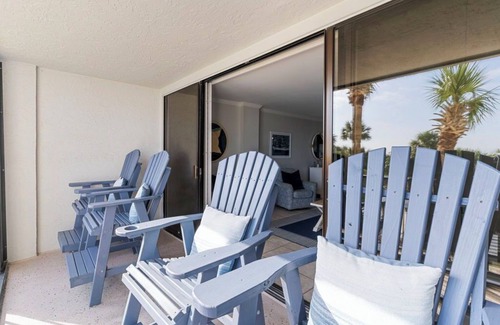 Wrightsville Beach Condominio | Impresionante piscina y vista al mar te esperan en este hermoso y conveniente condominio.