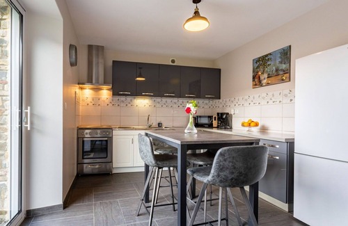 Bretteville-sur-Ay Casa | Maravillosa casa de vacaciones privada con WIFI, TV, terraza, mascotas permitida y aparcamiento