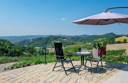 Ponzano Monferrato Casa | Preciosa casa de vacaciones privada con piscina privada, A/C, WIFI, TV, terraza y aparcamiento