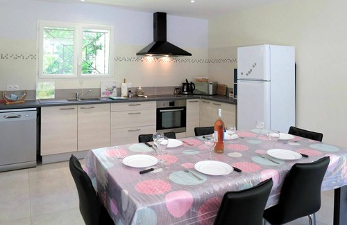 Civrac-en-Medoc Casa | Estupenda casa de vacaciones privada para 4 personas con WIFI, TV, terraza y aparcamiento