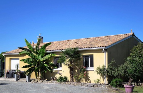 Civrac-en-Medoc Casa | Casa de vacaciones privada con WIFI, piscina privada, TV, terraza, vista panorámica, aparcamiento