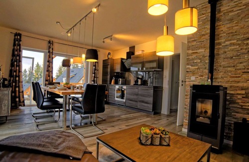 Lojzova Paseka Casa | Estupenda casa de vacaciones privada con WIFI, TV, terraza, mascotas permitida y aparcamiento