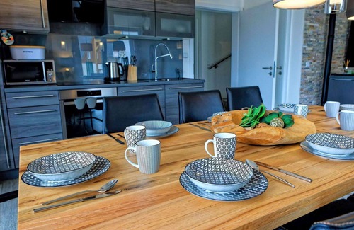 Lojzova Paseka Casa | Estupenda casa de vacaciones privada con WIFI, TV, terraza, mascotas permitida y aparcamiento