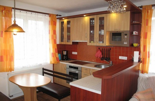 Zasada Casa | Estupenda casa de vacaciones privada para 5 personas con WIFI, piscina, TV, terraza y aparcamiento