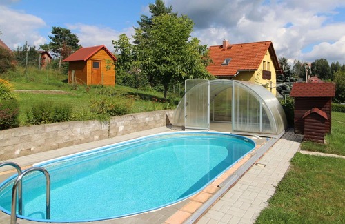 Zasada Casa | Estupenda casa de vacaciones privada para 5 personas con WIFI, piscina, TV, terraza y aparcamiento