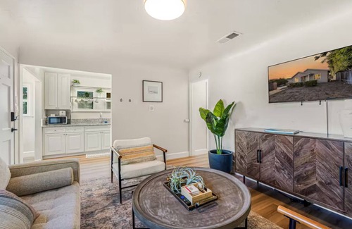 Camarillo Casa | Stunning Private House with large Patio