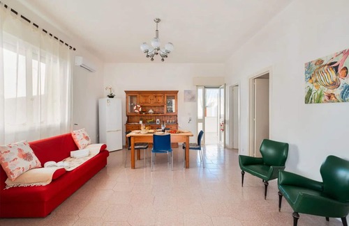 Porto Cesareo Villa | Maravillosa casa de vacaciones privada para 4 personas con A/C, TV y patio