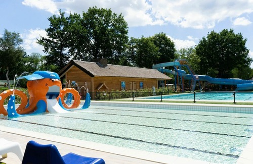 Municipality of Waalwijk Casa | Estupenda casa de vacaciones privada para 4 personas con piscina, WIFI, TV, terraza y aparcamiento