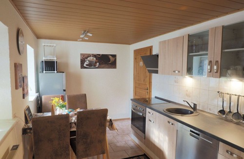 Grossschoenau Casa | Maravillosa casa de vacaciones privada con WIFI, bañera de hidromasaje, TV, terraza, aparcamiento