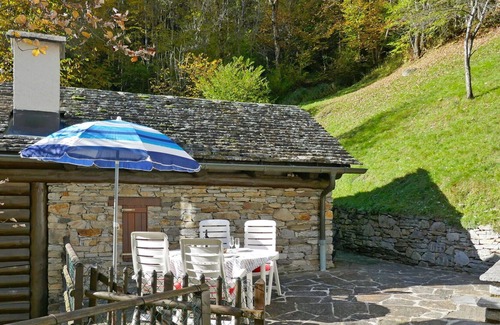 Malvaglia-dagro Casa | Maravillosa casa de vacaciones privada con TV, patio, mascotas permitida y aparcamiento