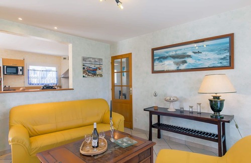 Berven Casa | Maravillosa casa de vacaciones privada con WIFI, TV, terraza, mascotas permitida y aparcamiento