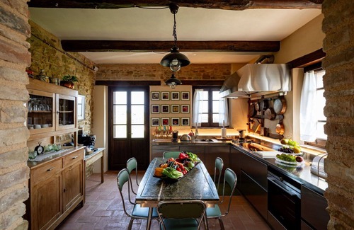 Castel Ritaldi Villa | Maravillosa casa de vacaciones privada con piscina privada, A/C, WIFI, TV, patio, cerca de Spoleto