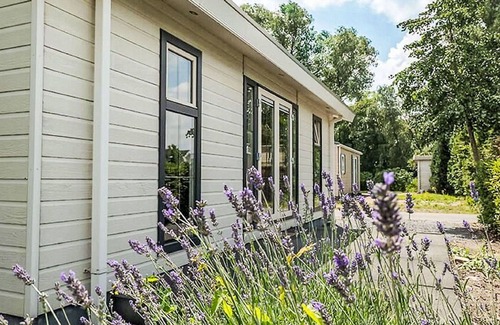 Dordtse Biesbosch Casa | Preciosa casa de vacaciones privada para 4 personas con piscina, WIFI, TV, terraza y aparcamiento
