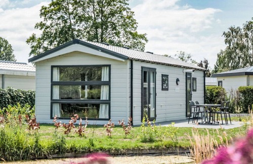 Dordtse Biesbosch Casa | Preciosa casa de vacaciones privada para 4 personas con WIFI, piscina, TV, terraza y aparcamiento