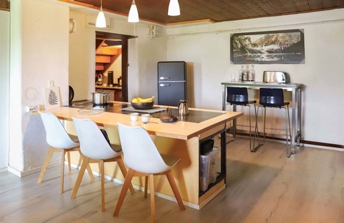 Caux Casa | Estupenda casa de vacaciones privada con WIFI, TV, terraza, vista panorámica, aparcamiento