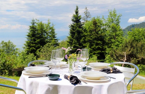 Caux Casa | Estupenda casa de vacaciones privada con WIFI, TV, terraza, vista panorámica, aparcamiento