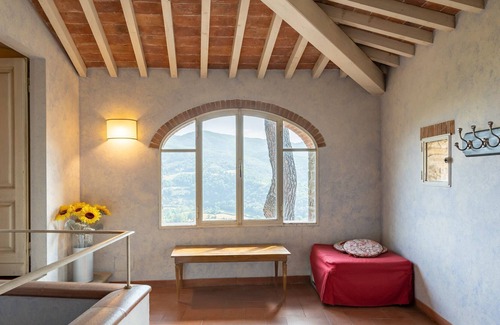 Dicomano Villa | Casa de vacaciones privada con WIFI, piscina privada, TV, patio, vista panorámica, aparcamiento