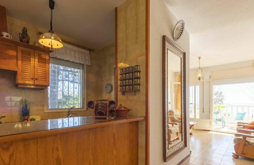 L'Ampolla Villa | Stunning private villa for 12 people with WIFI, TV, patio, pets allowed and parking